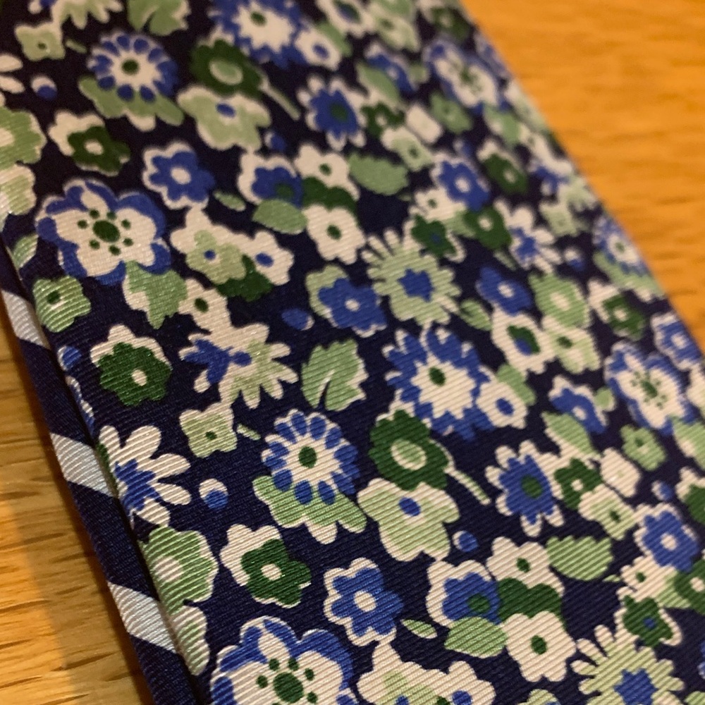 Tommy Hilfiger Floral Blue and Green Tie - Picture 7 of 7